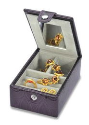 尚金VIP炫禮 以溫暖金飾點亮春日心情，為家添彩